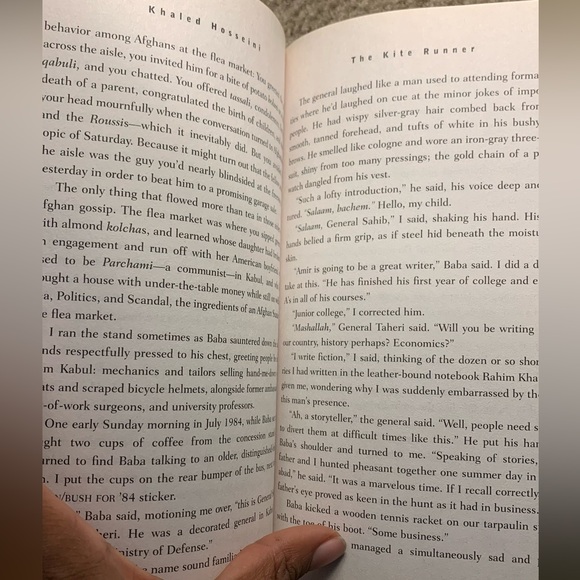 💛 Khaled Hosseini’s The Kite Runner Book - Picture 3 of 7